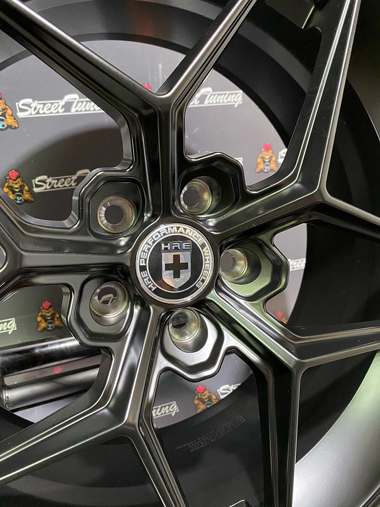 картинка Новые диски HRE FF11 Flow Forming R18 J8 ET35 5X108, Black Mat от магазина  StreetTuning