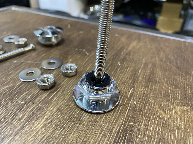 картинка Замки-защелки быстросъемные на бампер/капот, серебро, 25 мм /100 мм магазин  StreetTuning 