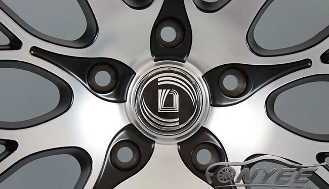 картинка Новые диски DIEWE WHEELS Fina Felgen R18 5X112 ET45 J8 черный мат + серебро магазин  StreetTuning 