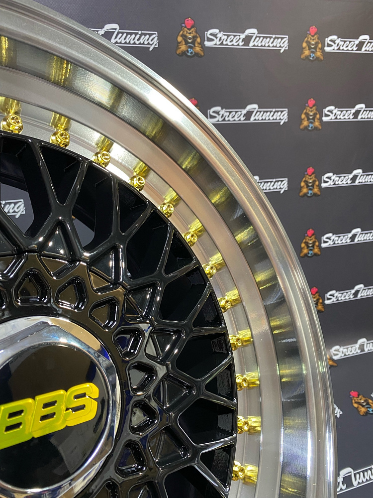 картинка Новые диски BBS RS R16 J7.5 ET30 4x100/114,3 Black + Silver от магазина  StreetTuning