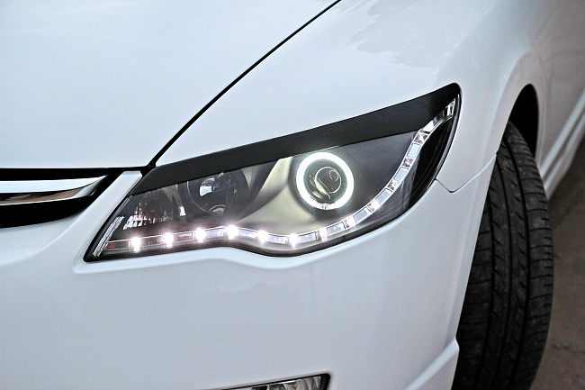 картинка Honda Civic (седан) 2006—2009 Накладки на передние фары (реснички) компл.-2 шт. магазин  StreetTuning 