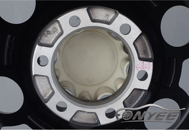 картинка Новые диски Black Rhino Magnus R17 5X139,7 ET0 J8 черный мат магазин  StreetTuning 