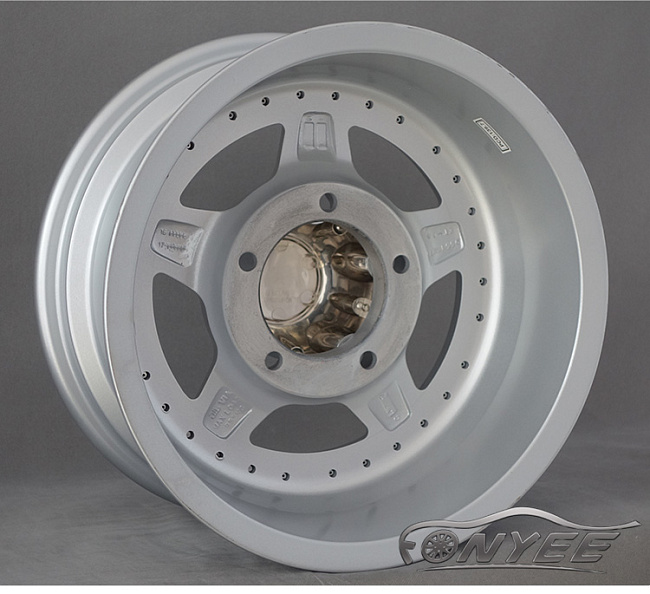 картинка Новые диски MVF-955 R15 5X114,3 ET-10 J7 серебро + серебристые болтики магазин  StreetTuning 