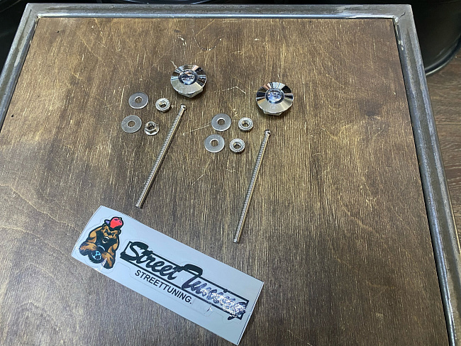 картинка Замки-защелки быстросъемные на бампер/капот, серебро, 25 мм /100 мм магазин  StreetTuning 