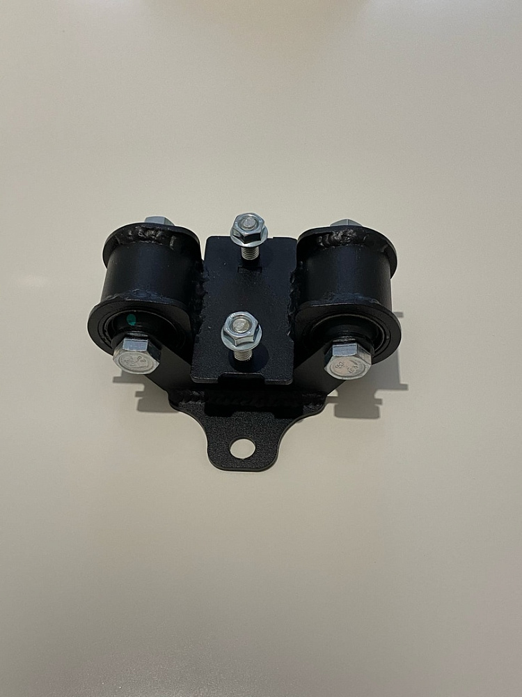 картинка Задняя опора трансмиссии для Nissan 240SX 180SX S13 S14 S15, R33-34 от магазина  StreetTuning