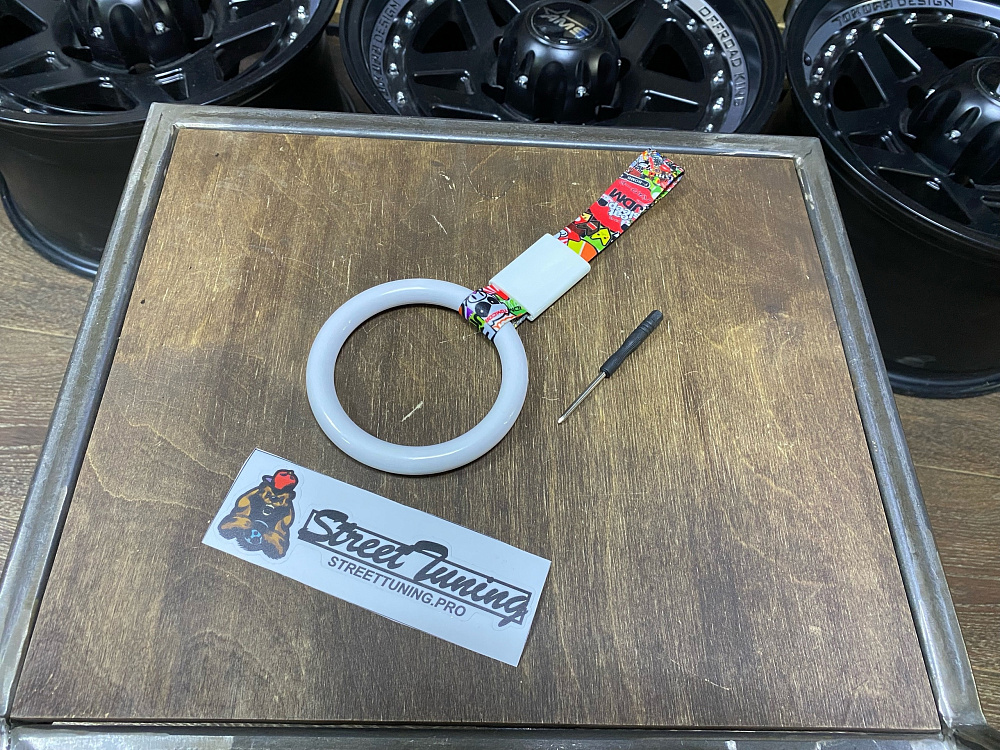 картинка Цурикава "Кольцо" JDM, цвет белый, ремешок Stickerboom от магазина  StreetTuning