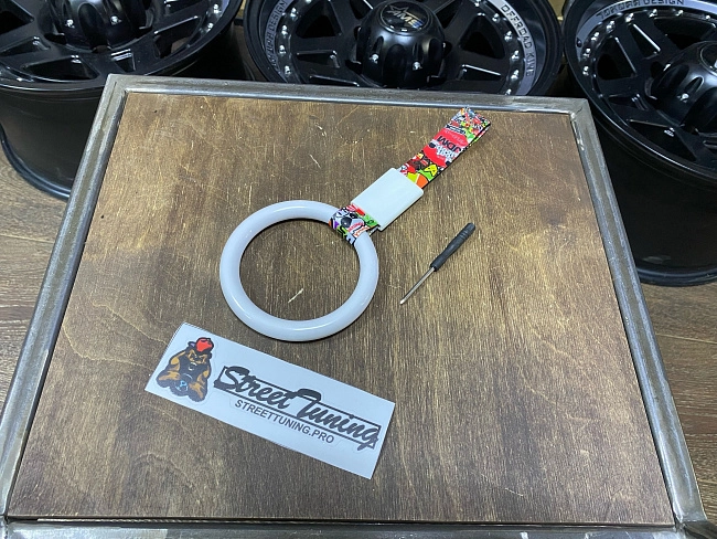 картинка Цурикава "Кольцо" JDM, цвет белый, ремешок Stickerboom магазин  StreetTuning 