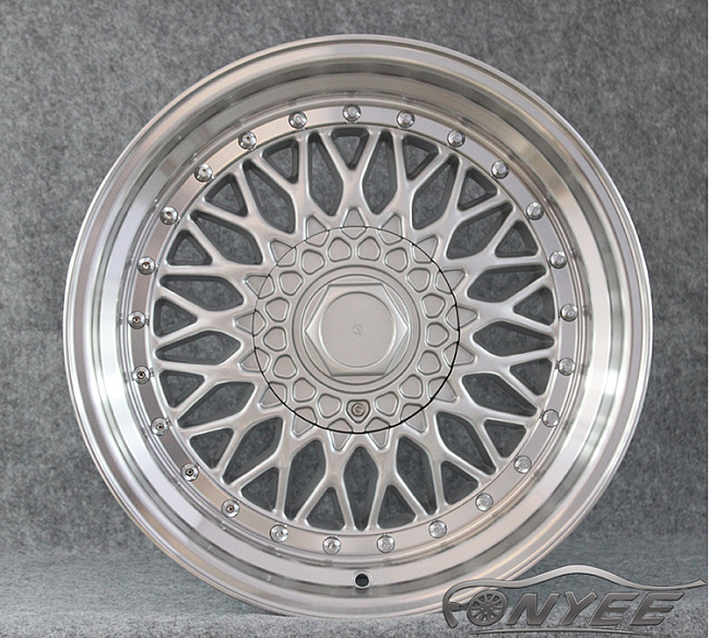 картинка Новые диски BBS RS R17 4X114,3/5X114,3 ET35 J7,5 серебро + полированная полка магазин  StreetTuning 