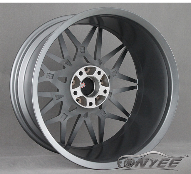 картинка Новые диски BMW AG MGT R18 5x120 ET25 J8,5 серый + серебро магазин  StreetTuning 