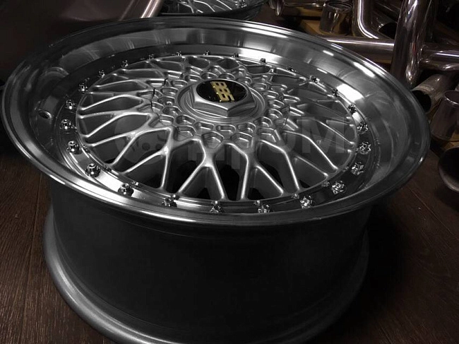 картинка Новые диски BBS RS R17 J7,5 ET35 5x120/5x114.3 серебро магазин  StreetTuning 