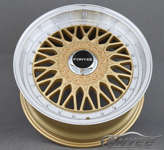 картинка Новые диски BBS RS R17 5X100/5X114,3 ET35 J7,5 золото + хром полка магазин  StreetTuning 