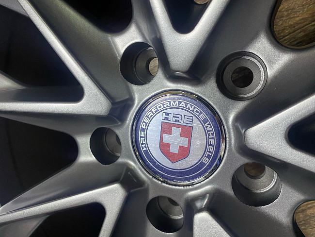 картинка Новые диски HRE S201 R18 J8 ET38 5X114,3, серый мато-серебряные магазин  StreetTuning 