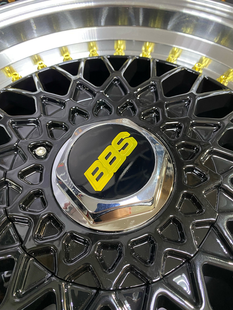 картинка Новые диски BBS RS R16 J7.5 ET30 4x100/114,3 Black + Silver от магазина  StreetTuning