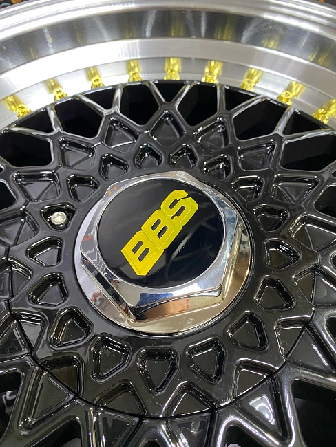 картинка Новые диски BBS RS R16 J7.5 ET30 4x100/114,3 Black + Silver магазин  StreetTuning 