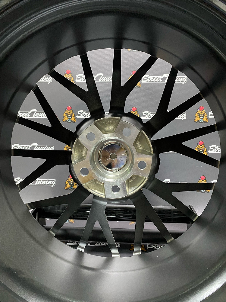 картинка Новые диски HRE FF28 R17 J7.5 ET35 5x108 Hyper Black от магазина  StreetTuning