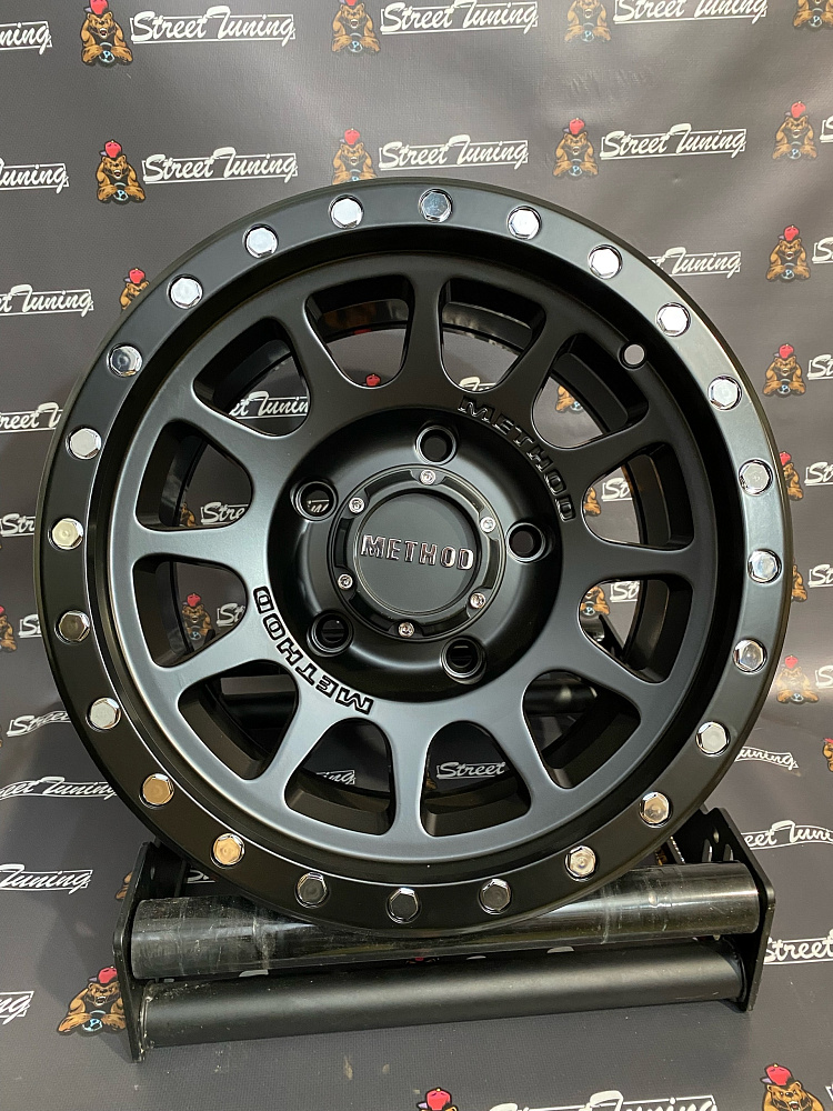 картинка Новые диски METHOD R15 J8 ET0 5x150 Black от магазина  StreetTuning