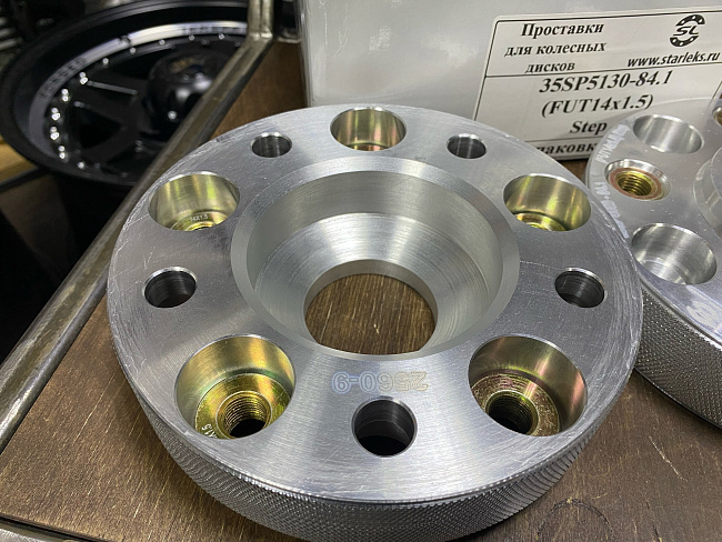 картинка Проставка Starleks 35 мм 5x130 футорочная 14x1.5 цо 84,1 - рф магазин  StreetTuning 
