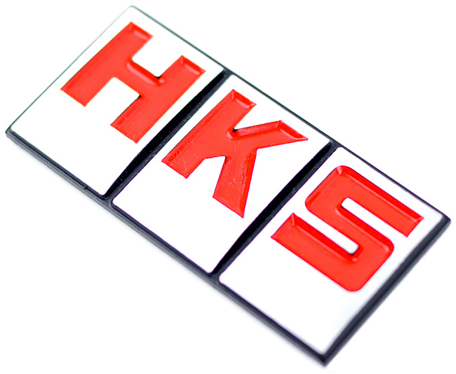 картинка Металлический шильдик с логотипом " HKS красн " магазин  StreetTuning 