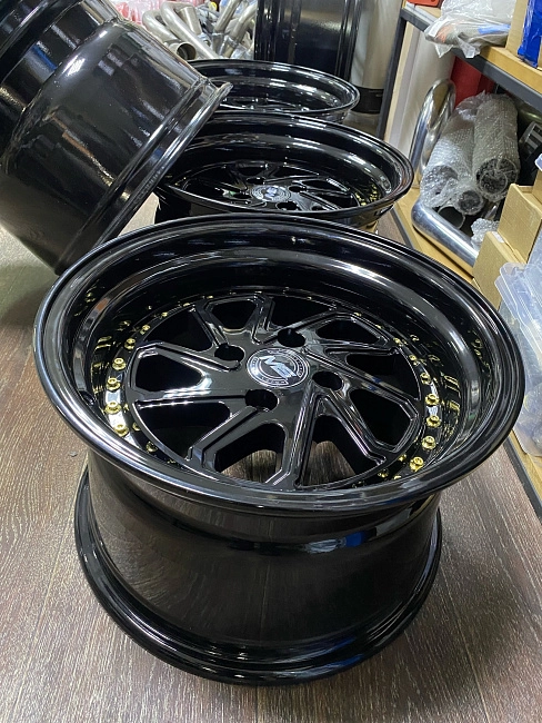 картинка Новые диски MS R15 J9 ET25 4X100, черный глянец магазин  StreetTuning 