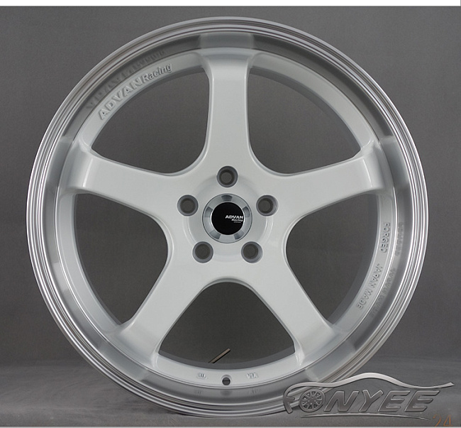картинка Новые диски Advan GT R19 5x114,3 ET35 J8,5 белые магазин  StreetTuning 