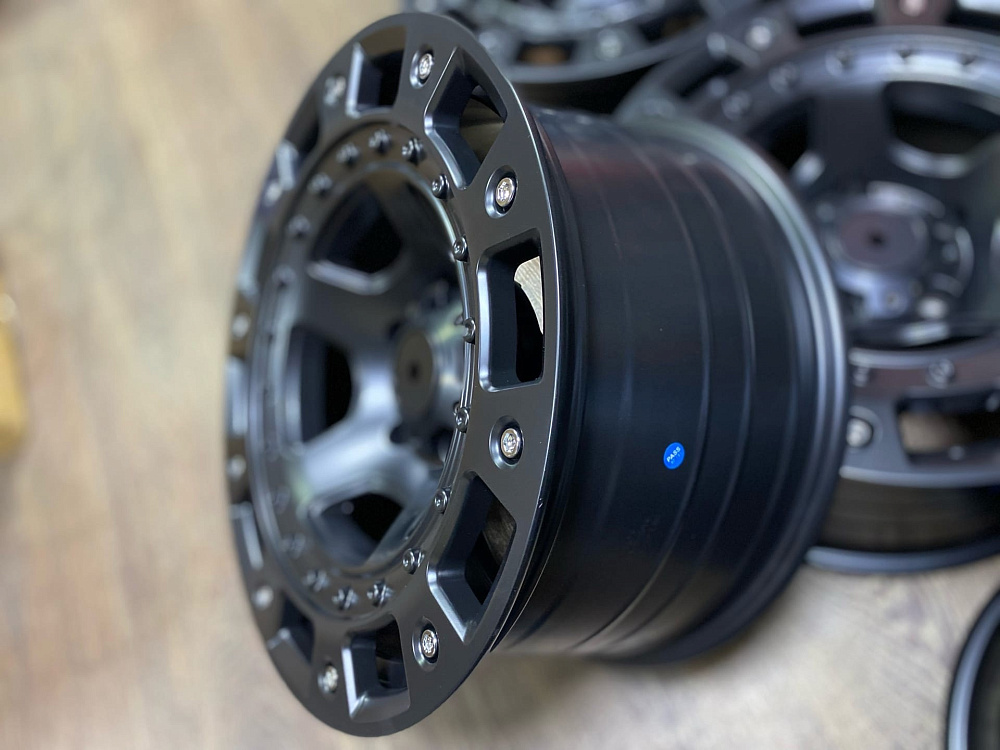 картинка Новые диски Black Rhino CINCO GLOSS BLACK R17 J9 ET -12 5X127 от магазина  StreetTuning