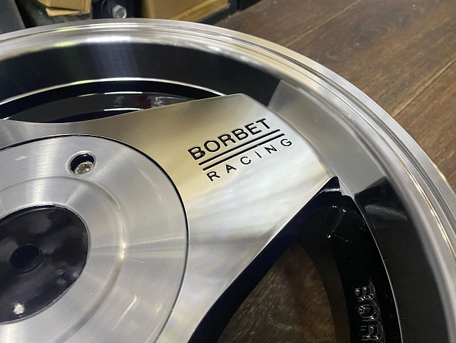 картинка Диски Borbet R14 4х100/114,3 ET25 J6 серебро + черный магазин  StreetTuning 