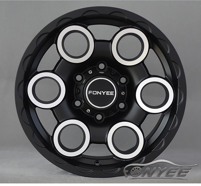 картинка Новые диски Black Rhino Magnus R17 6X139,7 ET-25 J8 черный мат + серебро магазин  StreetTuning 