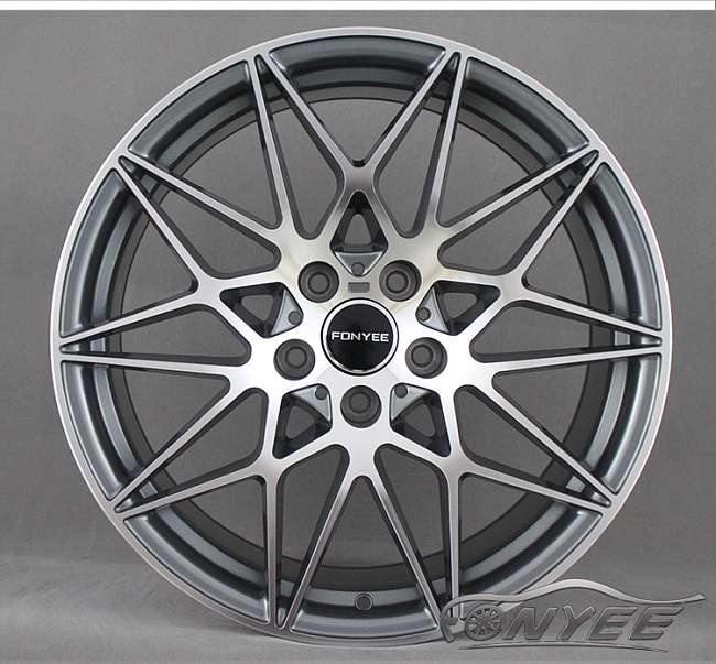 картинка Новые диски BMW AG MGT R18 5x120 ET25 J8,5 серый + серебро магазин  StreetTuning 