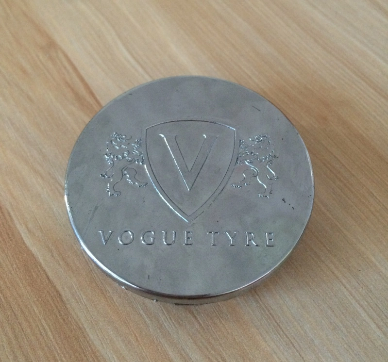 картинка Колпачок на литье хром универсальный VOGUE TYRES, С103602 (внешний 54mm, внутренний 50mm) от магазина  StreetTuning